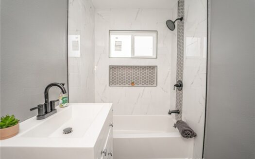 Charming 3-Bedroom Home with ADU Potential Near SoFi Stadium